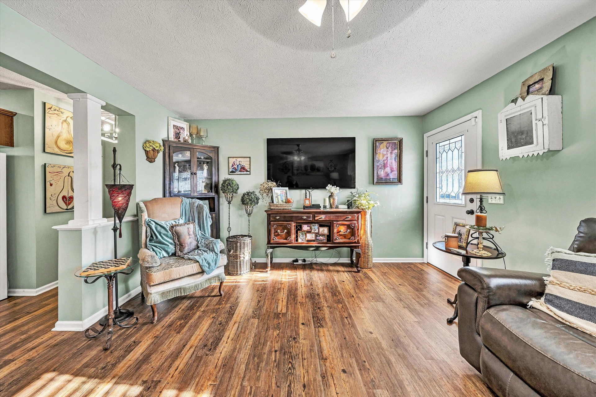 350 LEANOR ST - Photo 8
