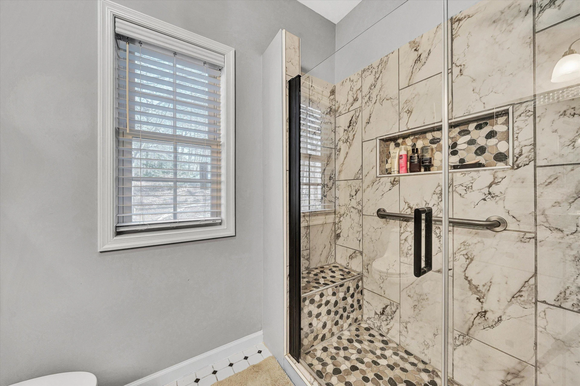 213 Redwood TER - Photo 14