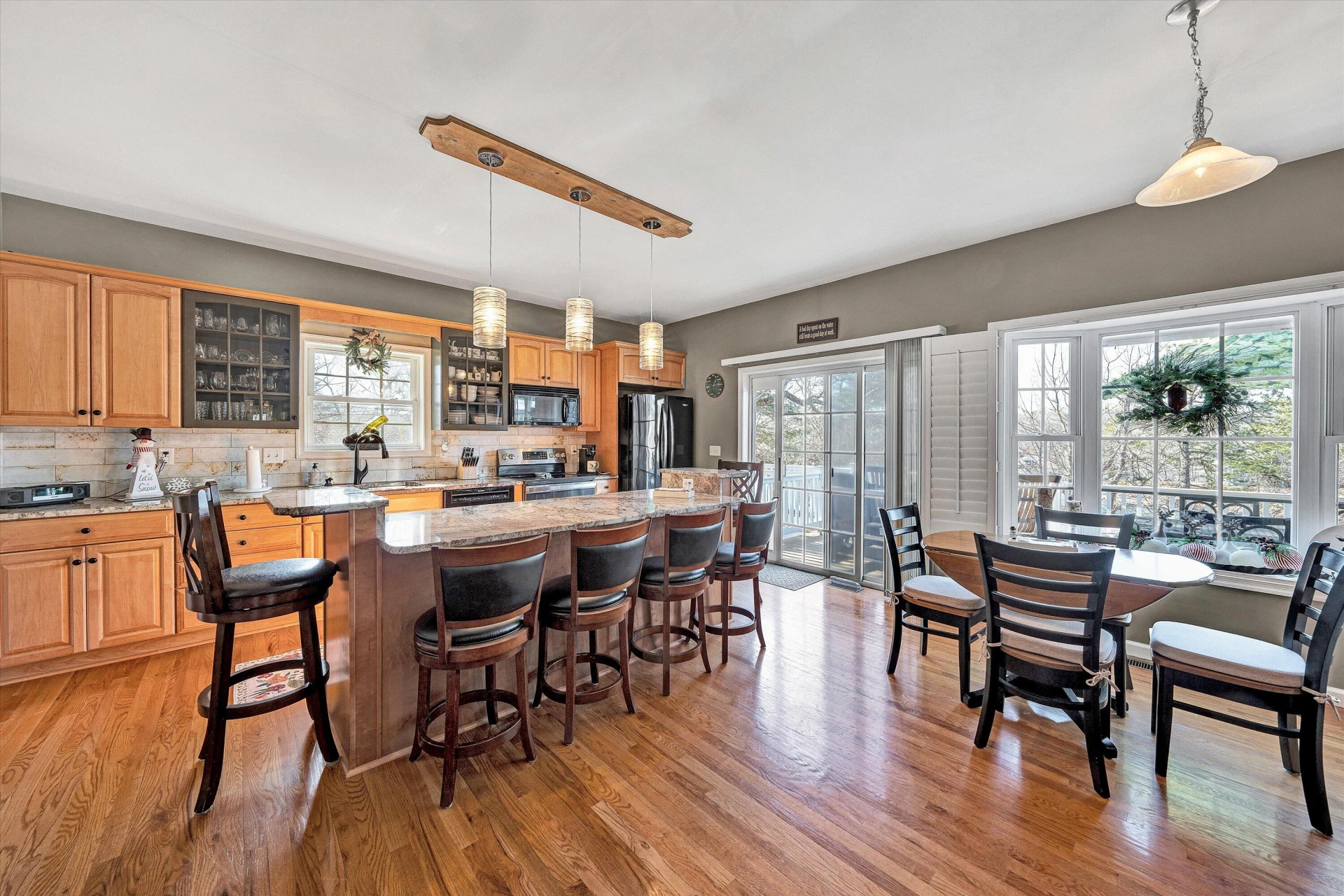 213 Redwood TER - Photo 17