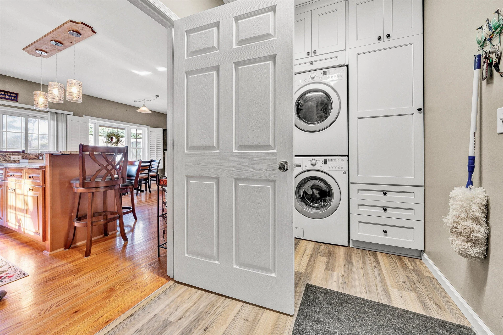 213 Redwood TER - Photo 26