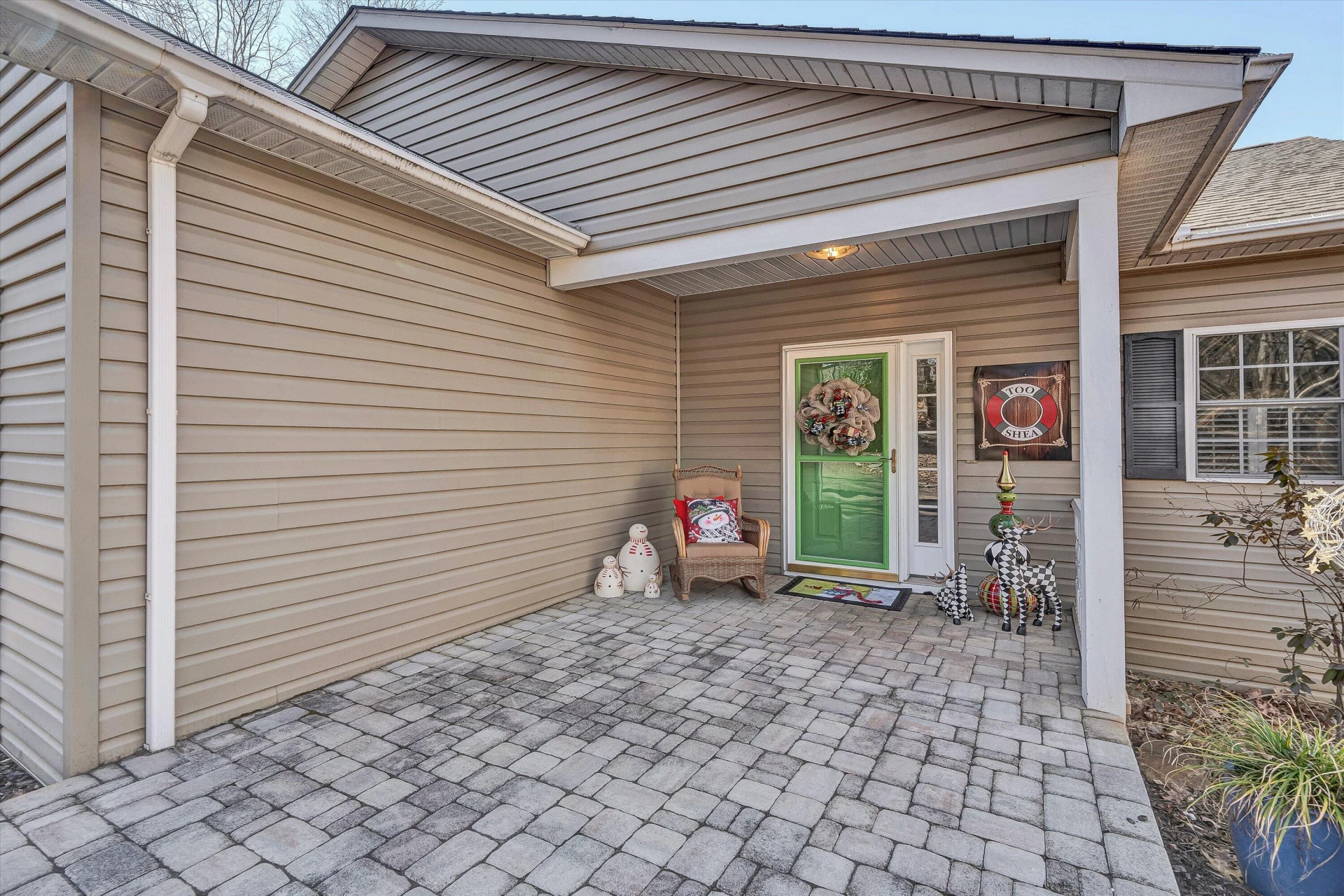 213 Redwood TER - Photo 6