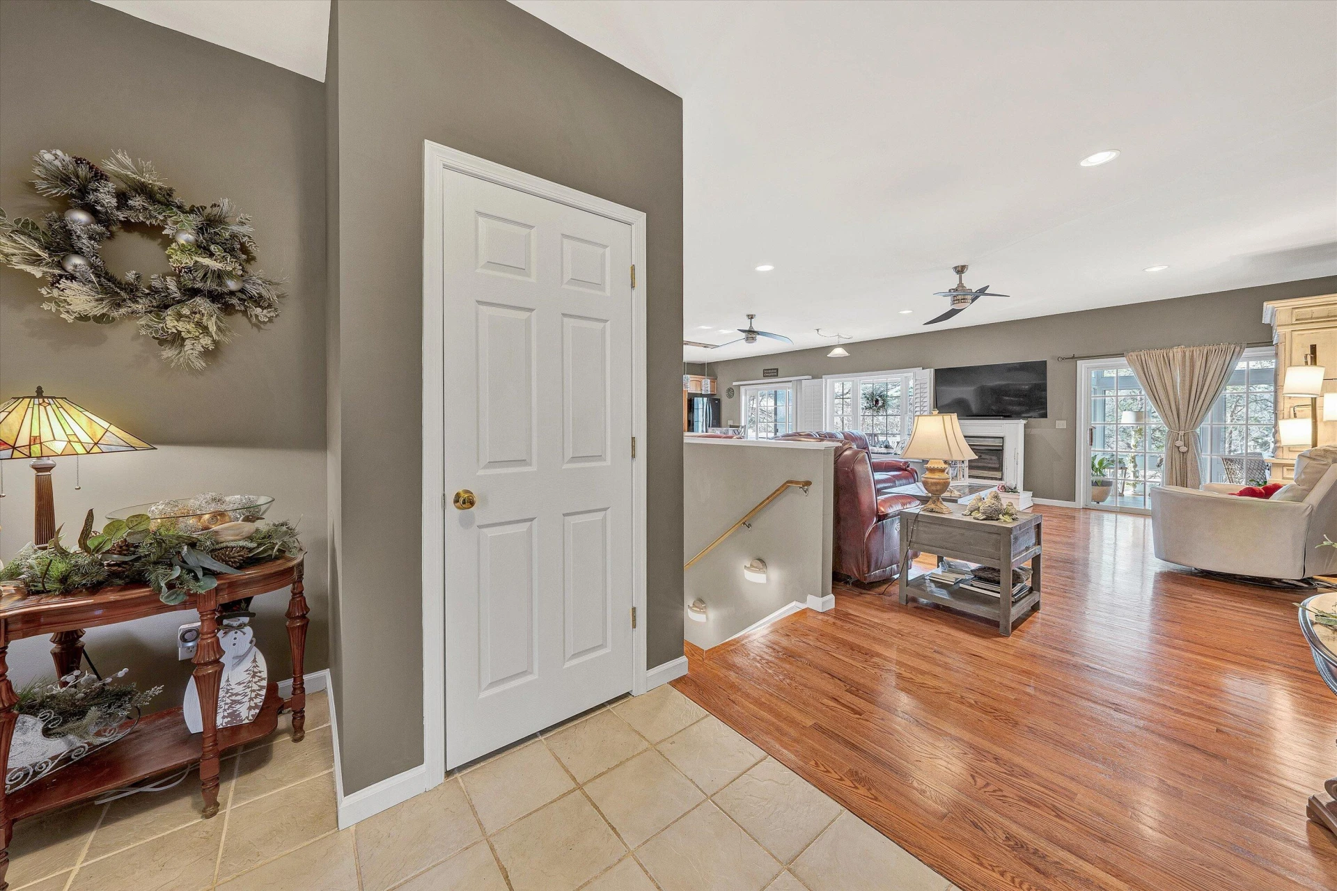213 Redwood TER - Photo 8