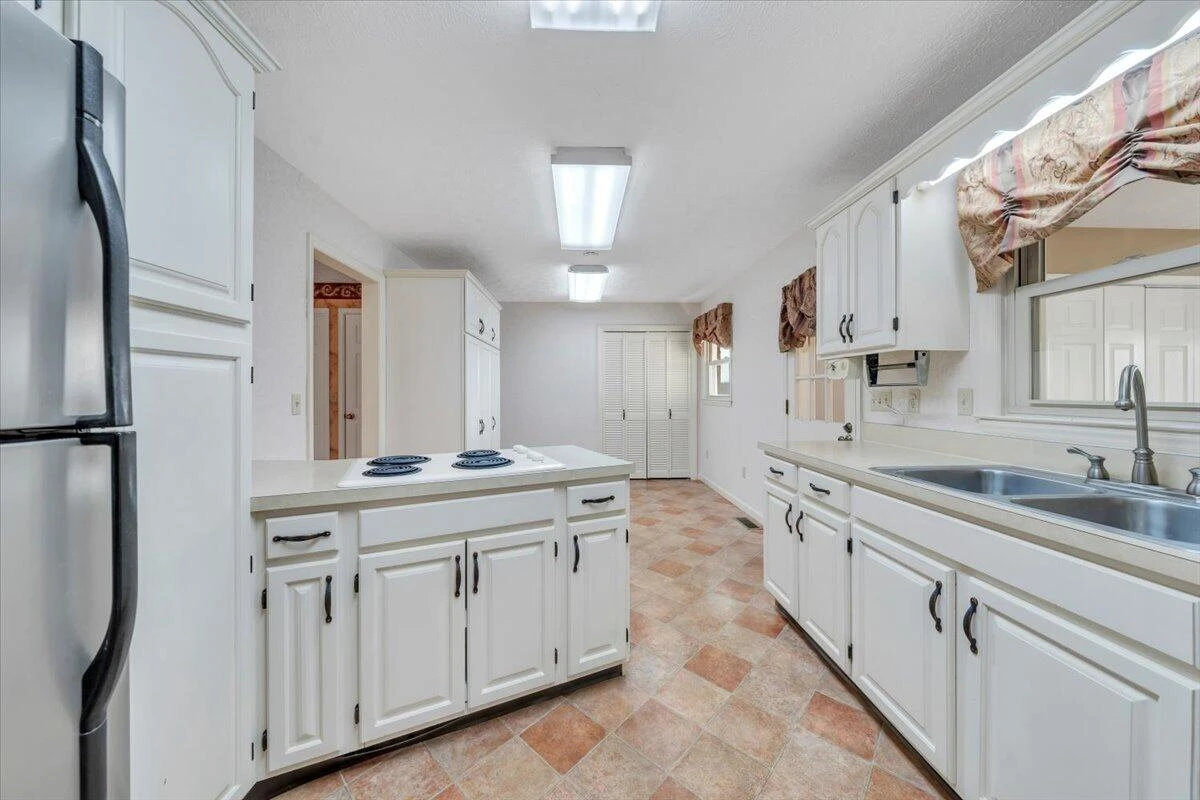 5985 Collier ST - Photo 28