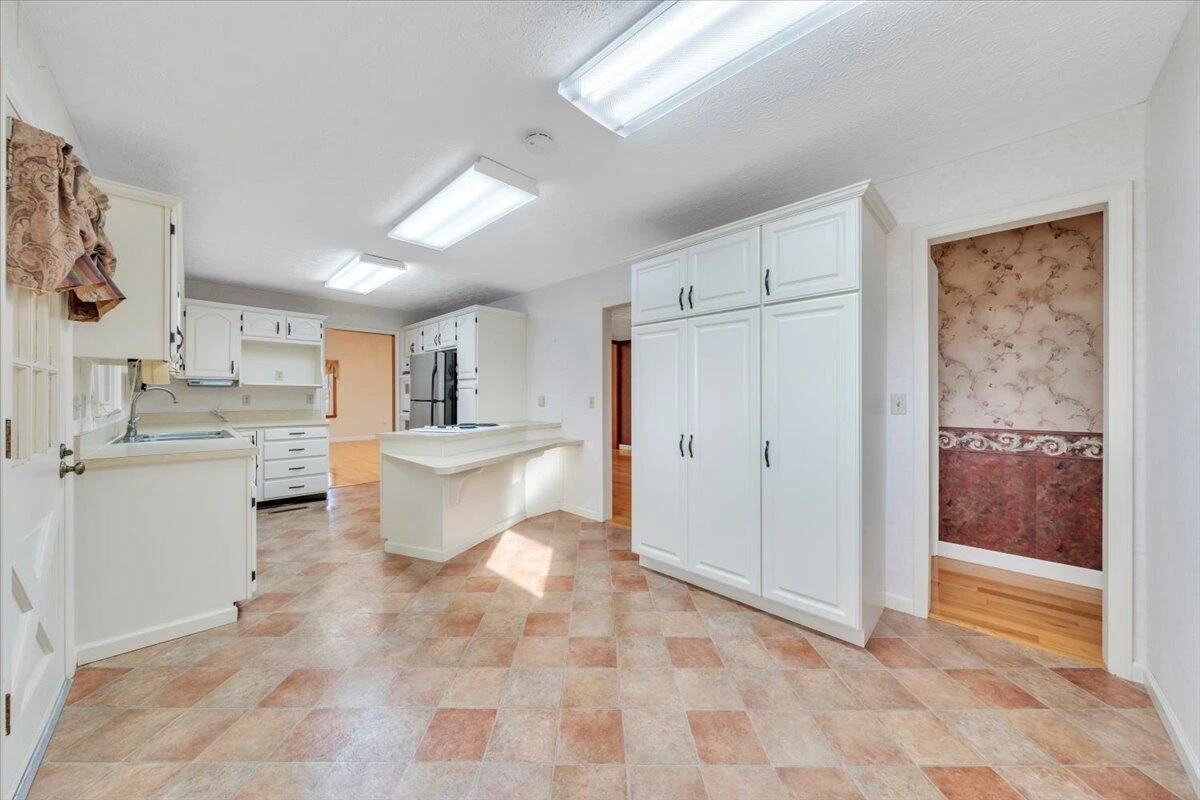 5985 Collier ST - Photo 32