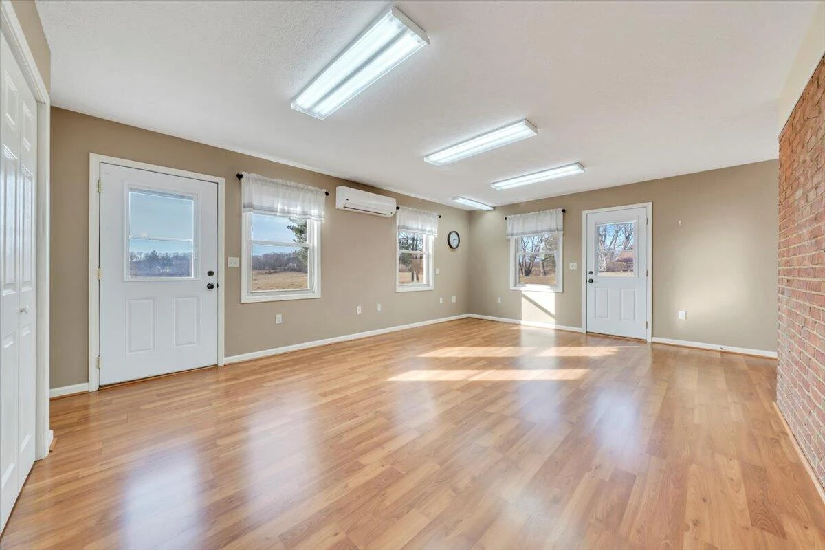 5985 Collier ST - Photo 34