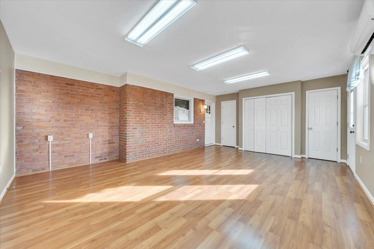5985 Collier ST - Photo 35