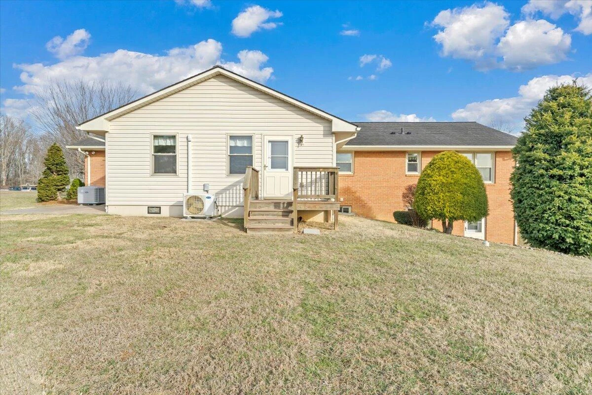 5985 Collier ST - Photo 8