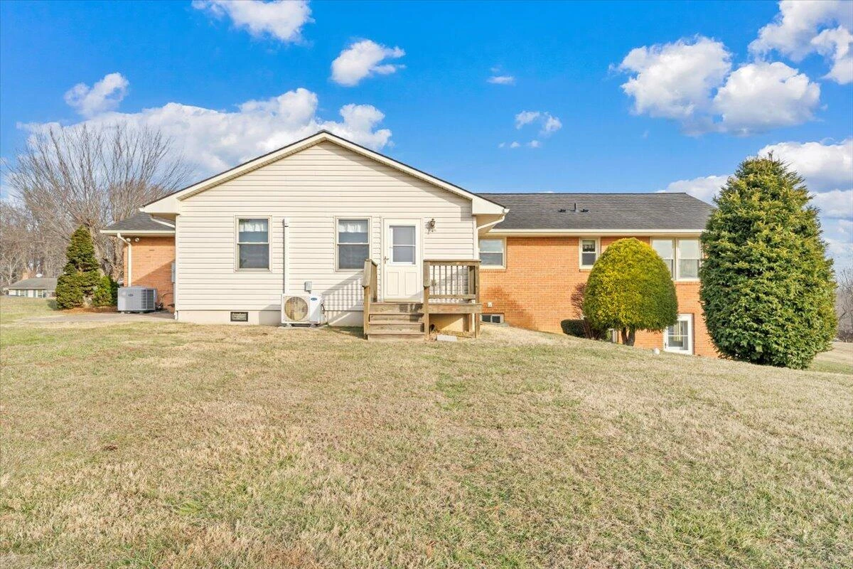 5985 Collier ST - Photo 9