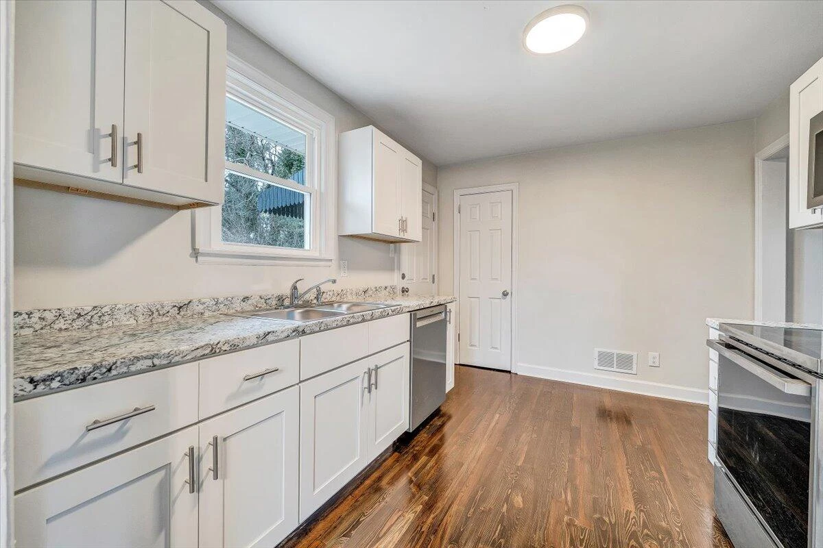 2830 Barnhart ST NW - Photo 12