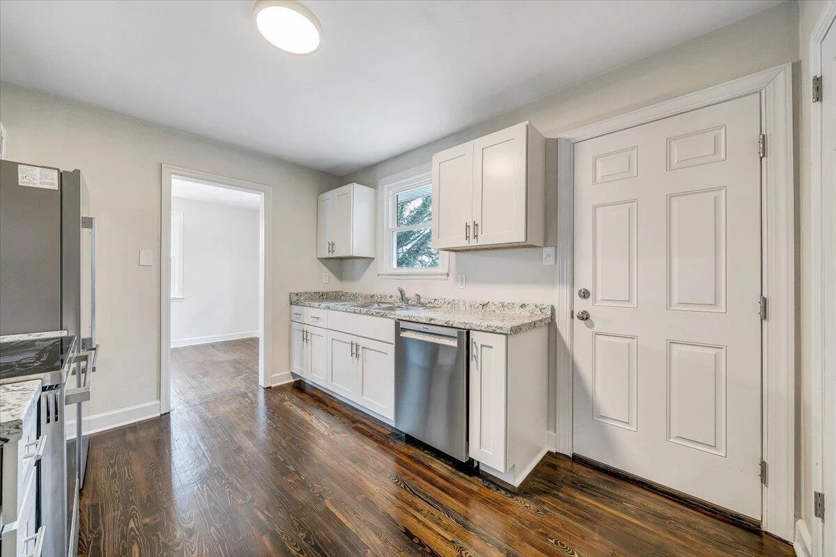 2830 Barnhart ST NW - Photo 15