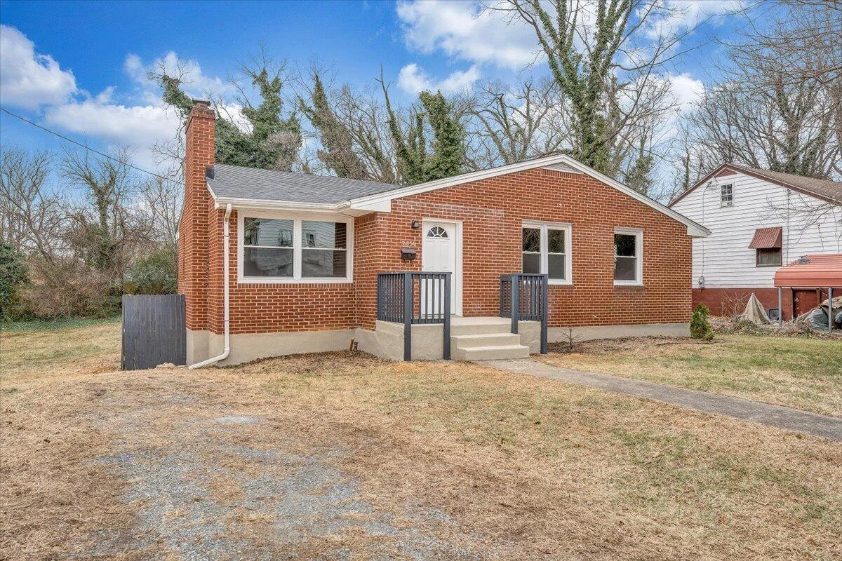 2830 Barnhart ST NW - Photo 2