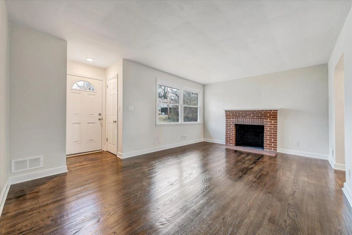 2830 Barnhart ST NW - Photo 5