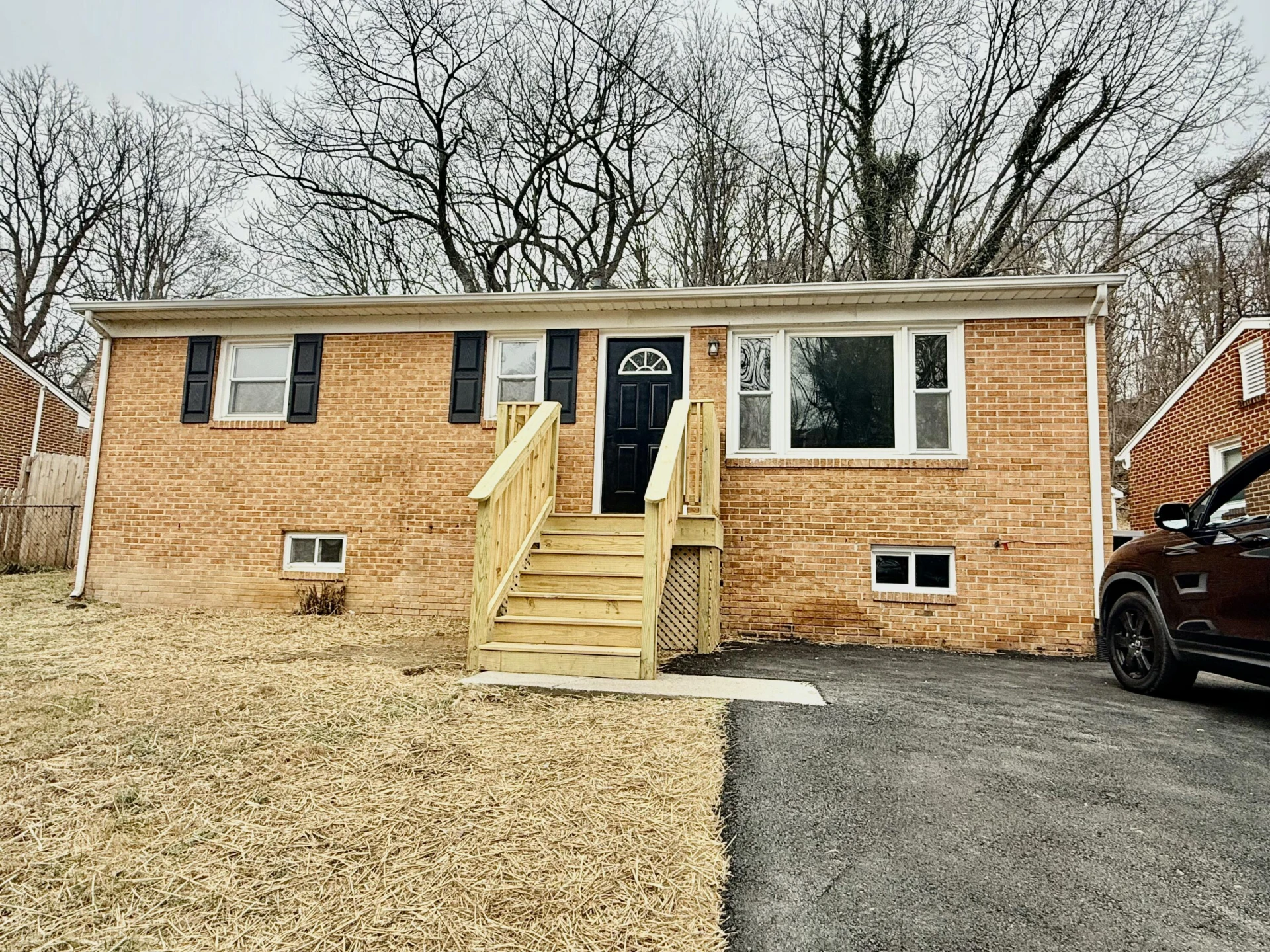 3432 Manassas DR