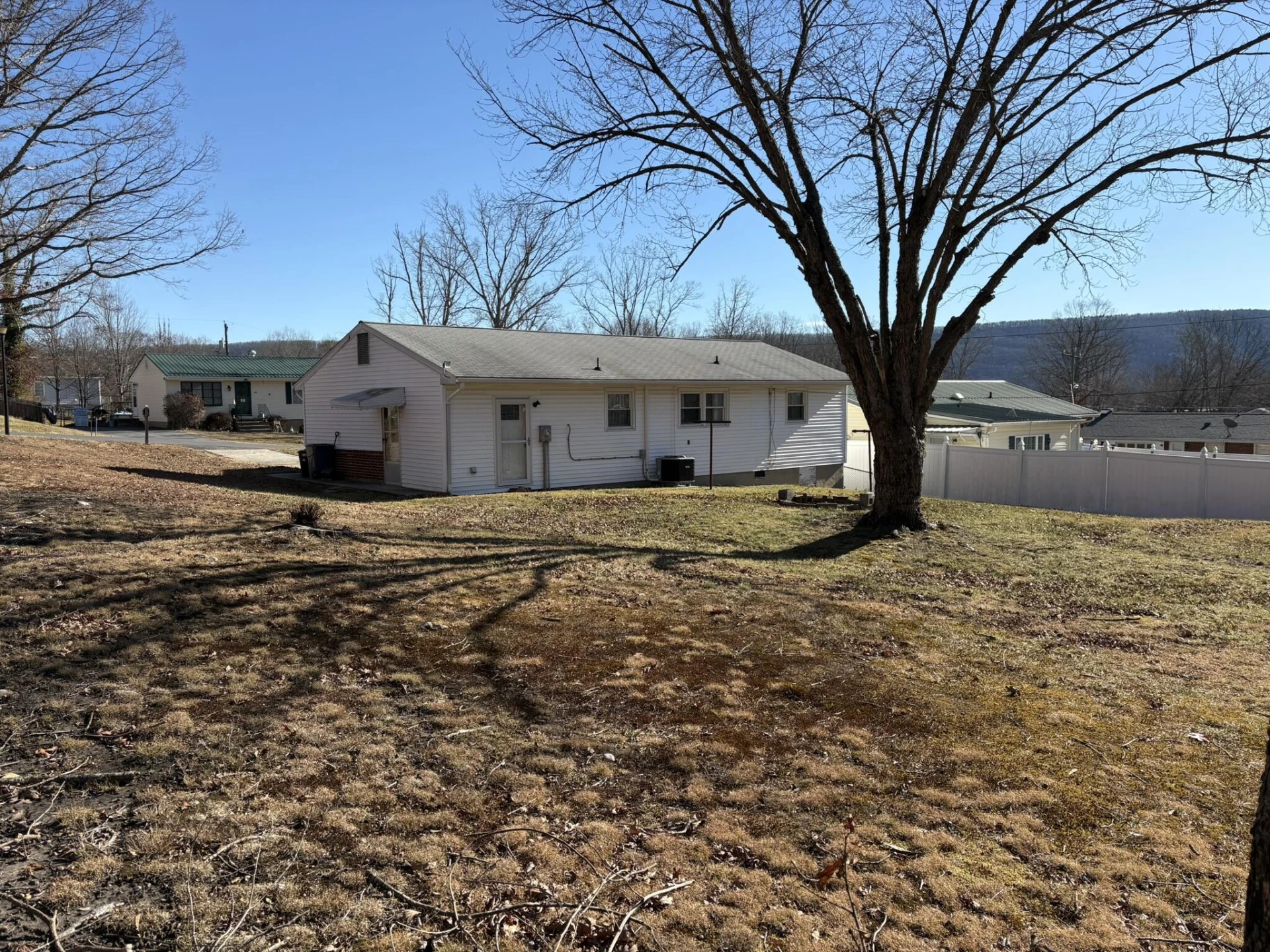 1321 Linden AVE - Photo 19