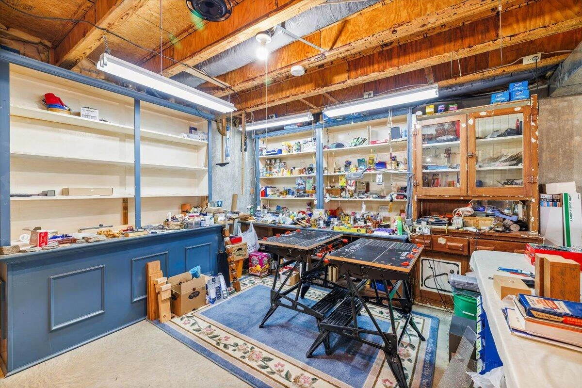 4935 Merriman RD - Photo 16