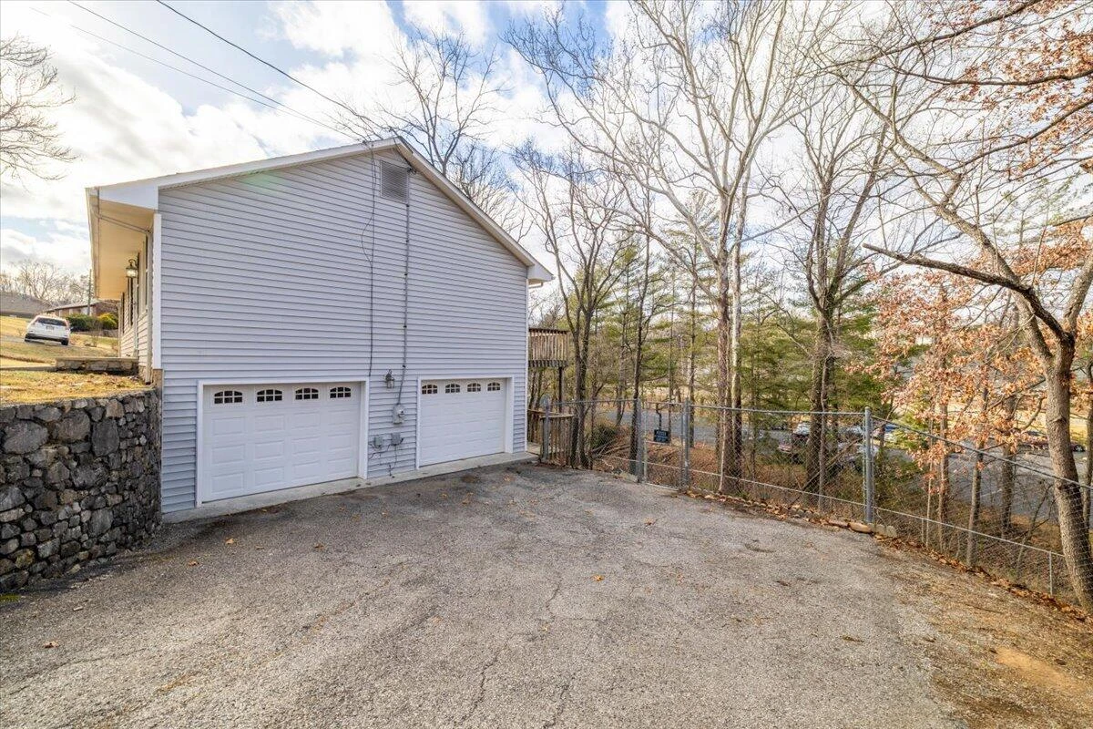 4935 Merriman RD - Photo 23