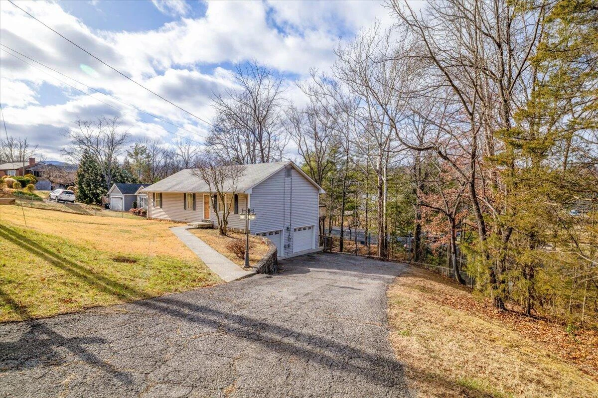 4935 Merriman RD - Photo 25