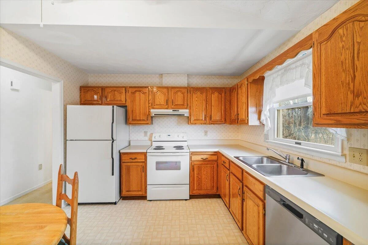 4935 Merriman RD - Photo 4