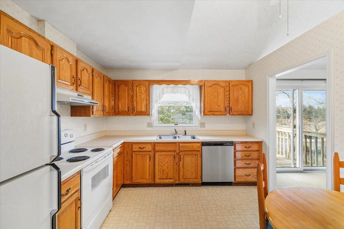 4935 Merriman RD - Photo 5