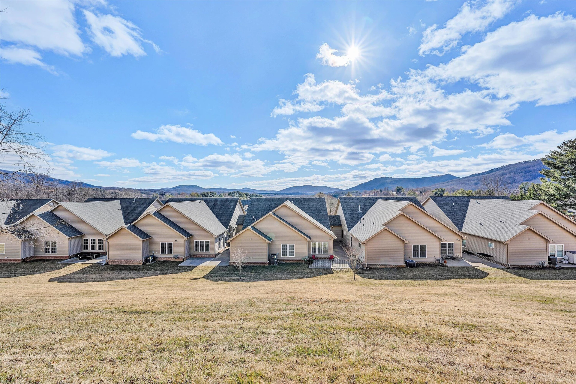 89 Medallion CT - Photo 52