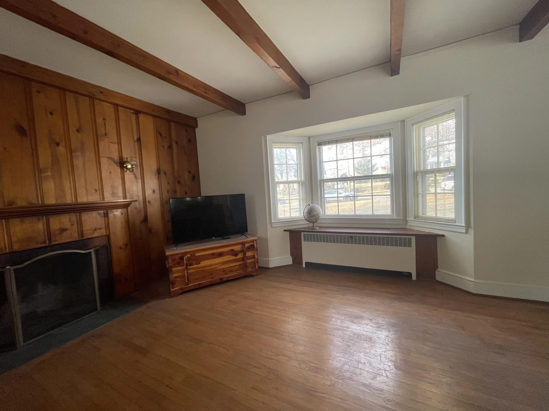 1008 Hampton AVE - Photo 18