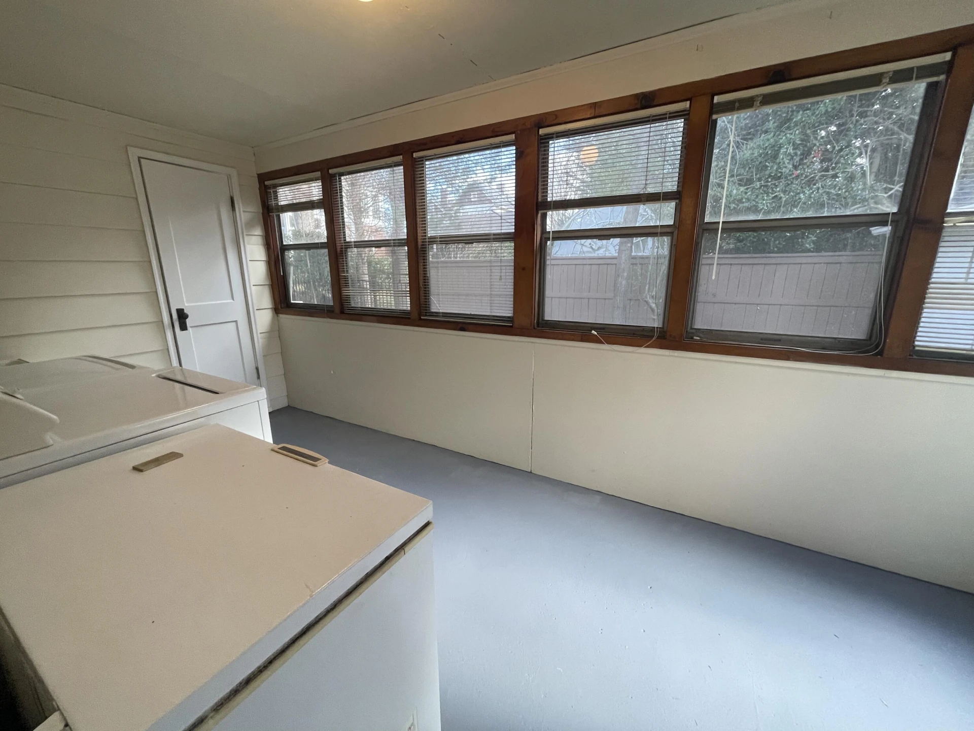 1008 Hampton AVE - Photo 19