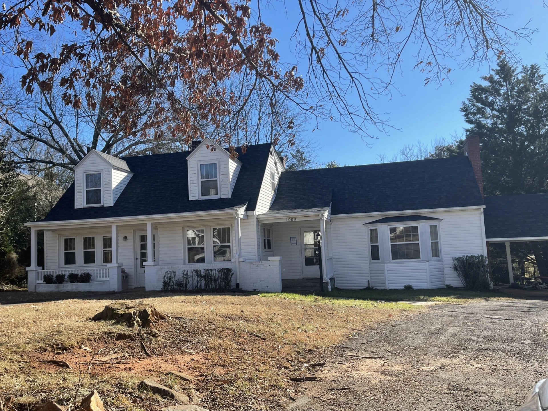 1008 Hampton AVE - Photo 2