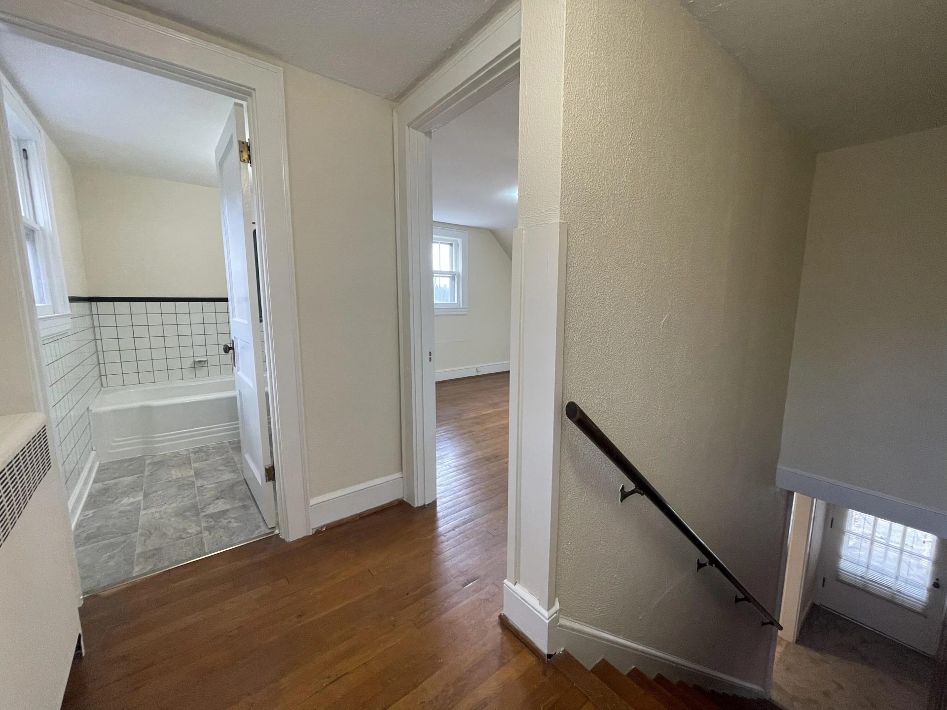 1008 Hampton AVE - Photo 28