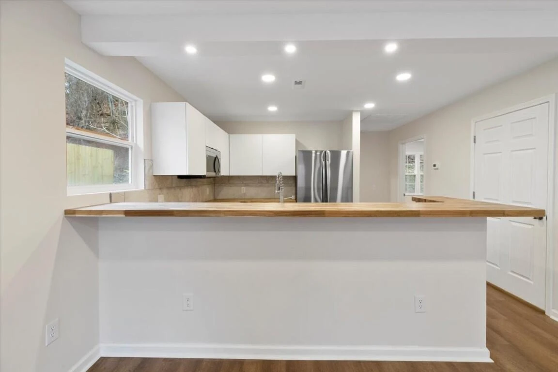 138 Pierce AVE - Photo 10