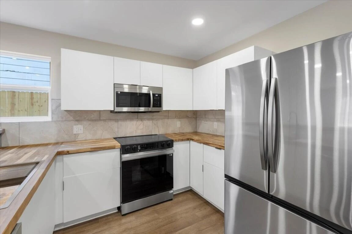 138 Pierce AVE - Photo 13