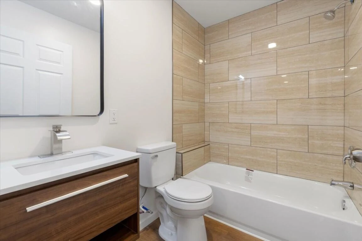 138 Pierce AVE - Photo 16