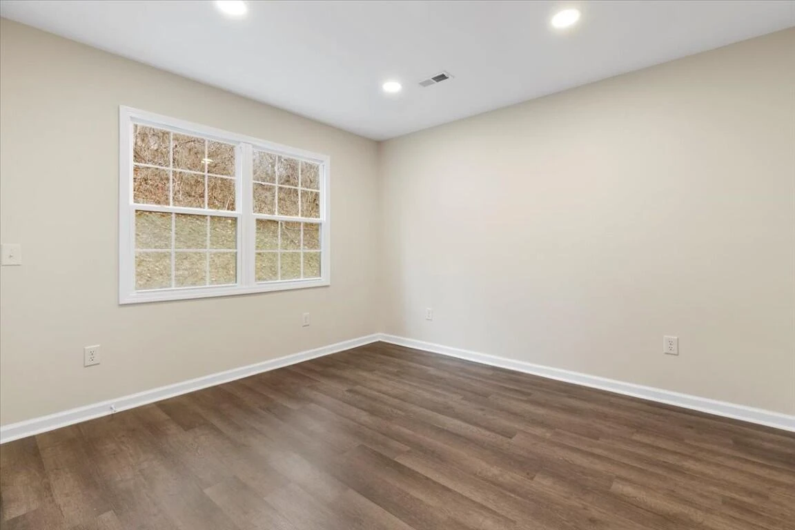 138 Pierce AVE - Photo 23