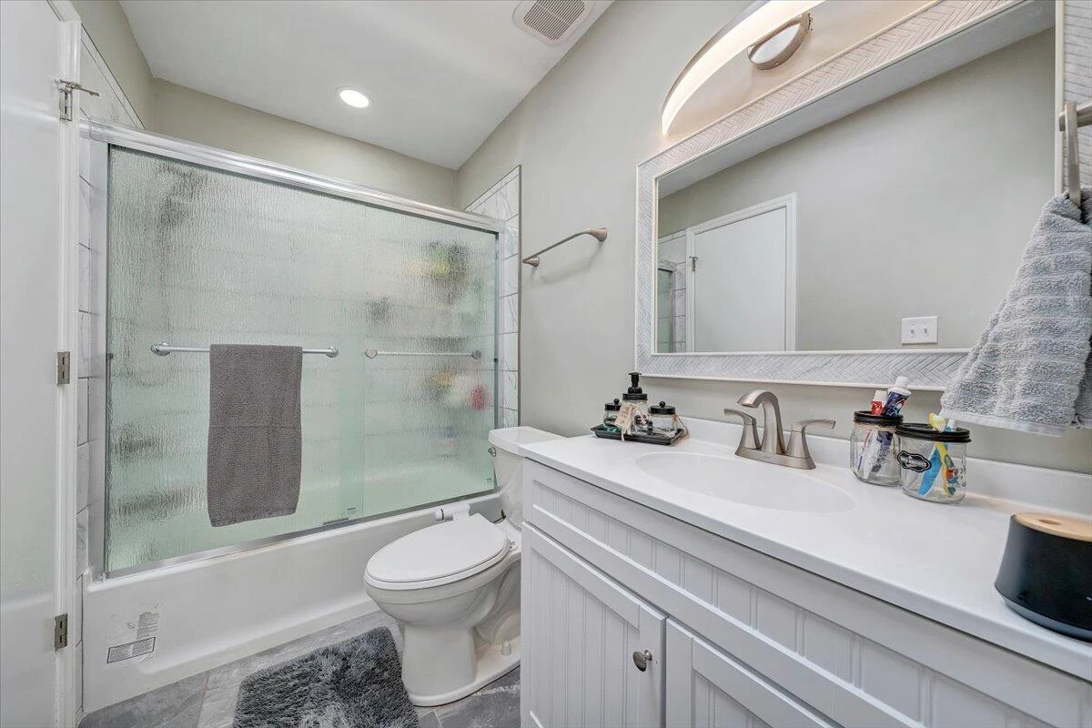901 Samantha CIR - Photo 16