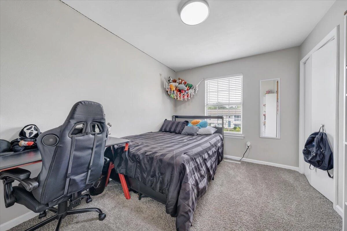 901 Samantha CIR - Photo 17