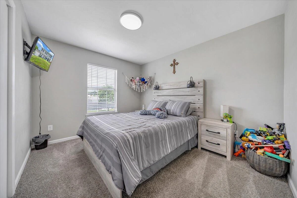 901 Samantha CIR - Photo 19