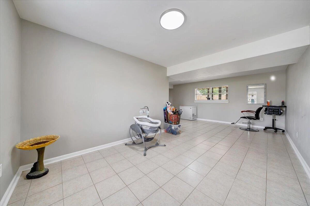 901 Samantha CIR - Photo 23
