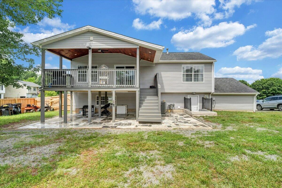 901 Samantha CIR - Photo 35