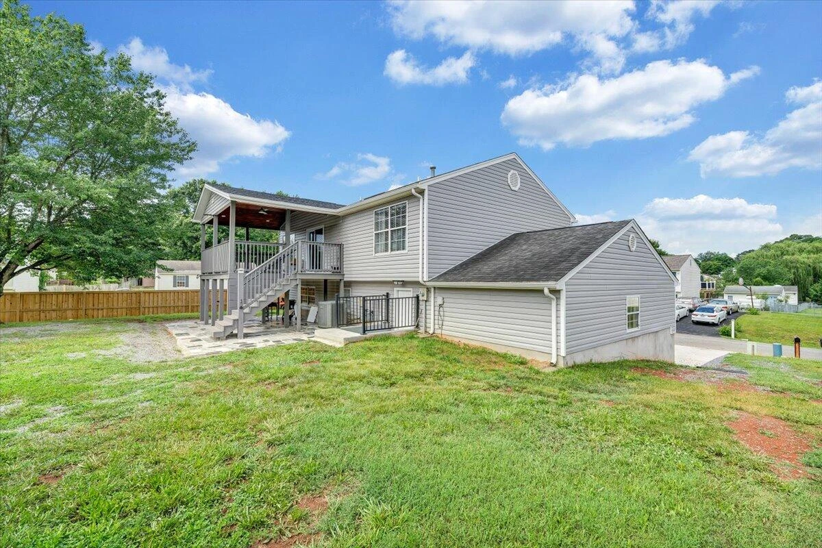 901 Samantha CIR - Photo 39