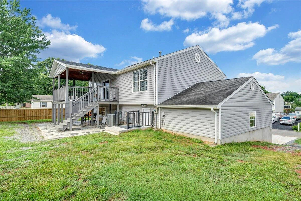 901 Samantha CIR - Photo 40