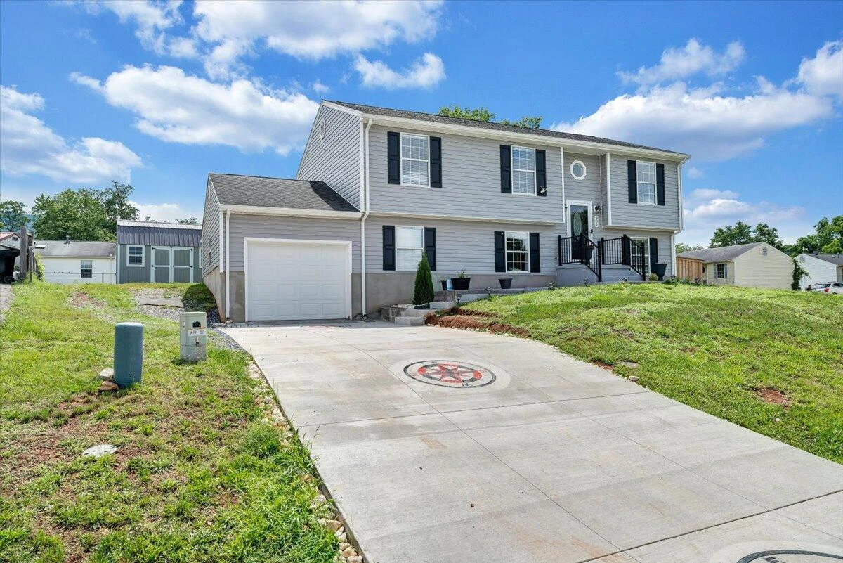 901 Samantha CIR - Photo 42