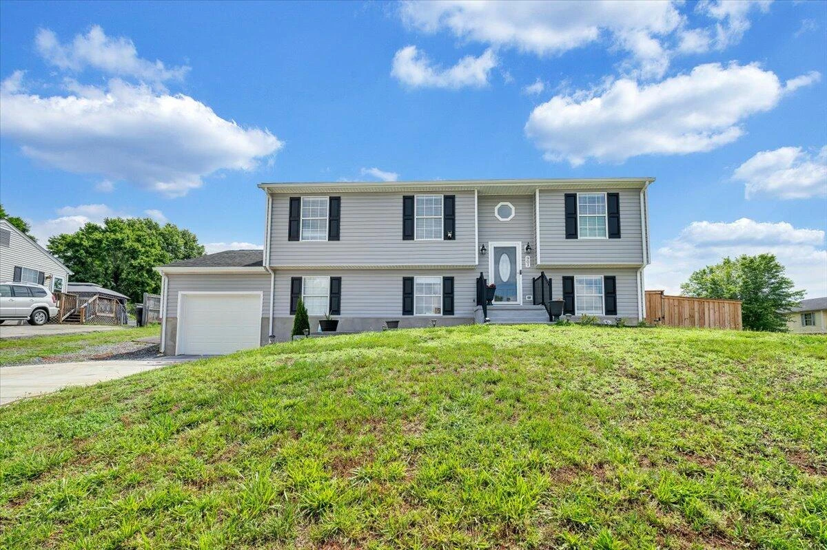 901 Samantha CIR - Photo 43