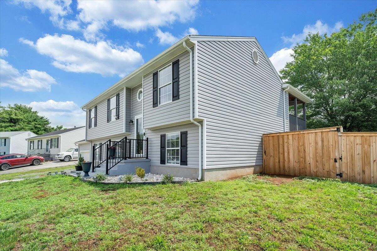 901 Samantha CIR - Photo 45