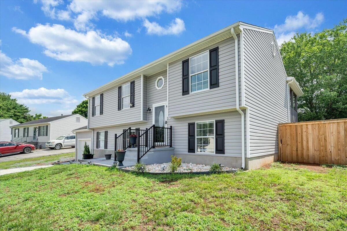 901 Samantha CIR - Photo 46