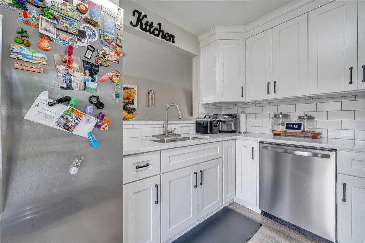 901 Samantha CIR - Photo 8