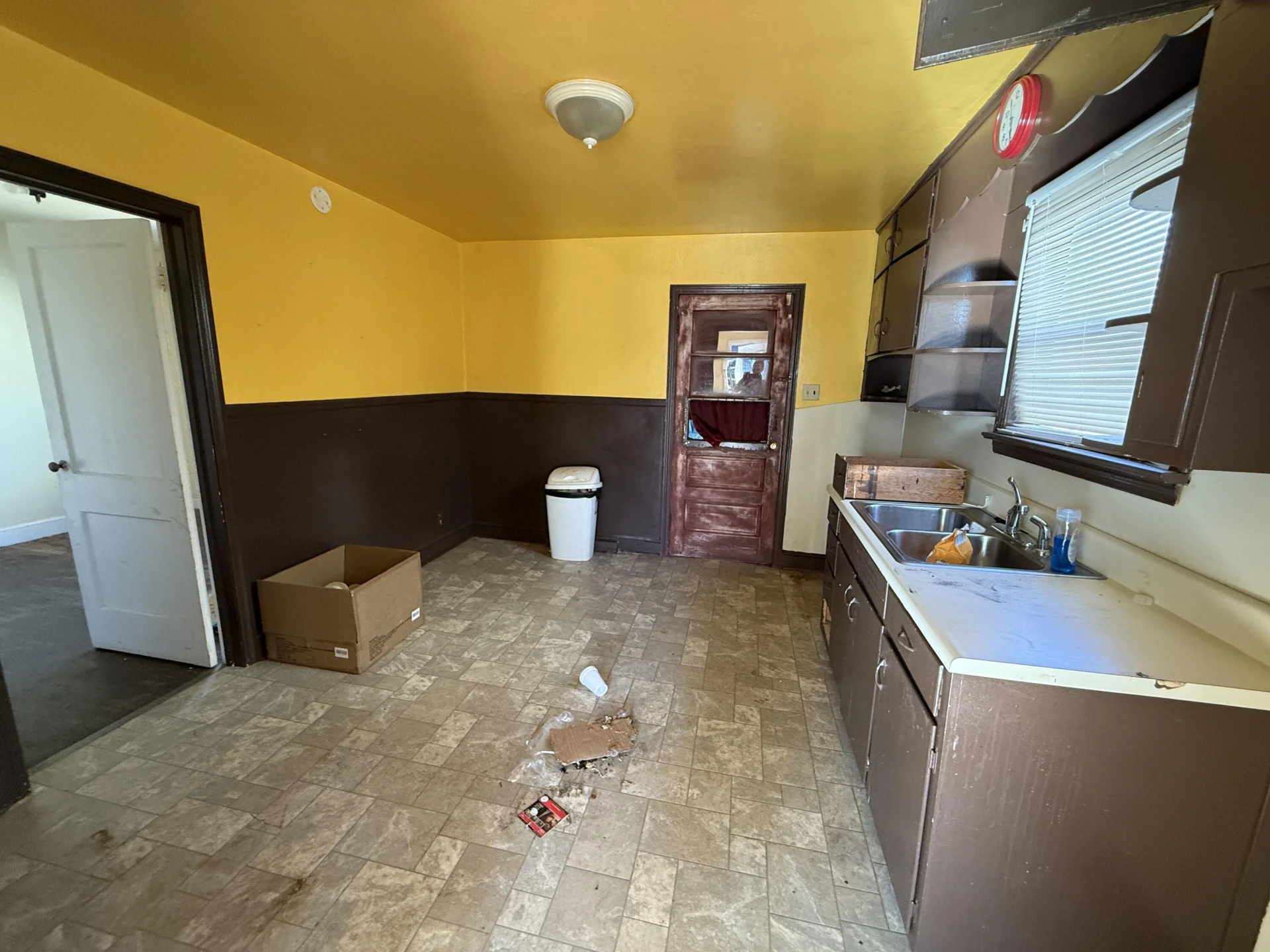 1412 Hillcrest AVE - Photo 13