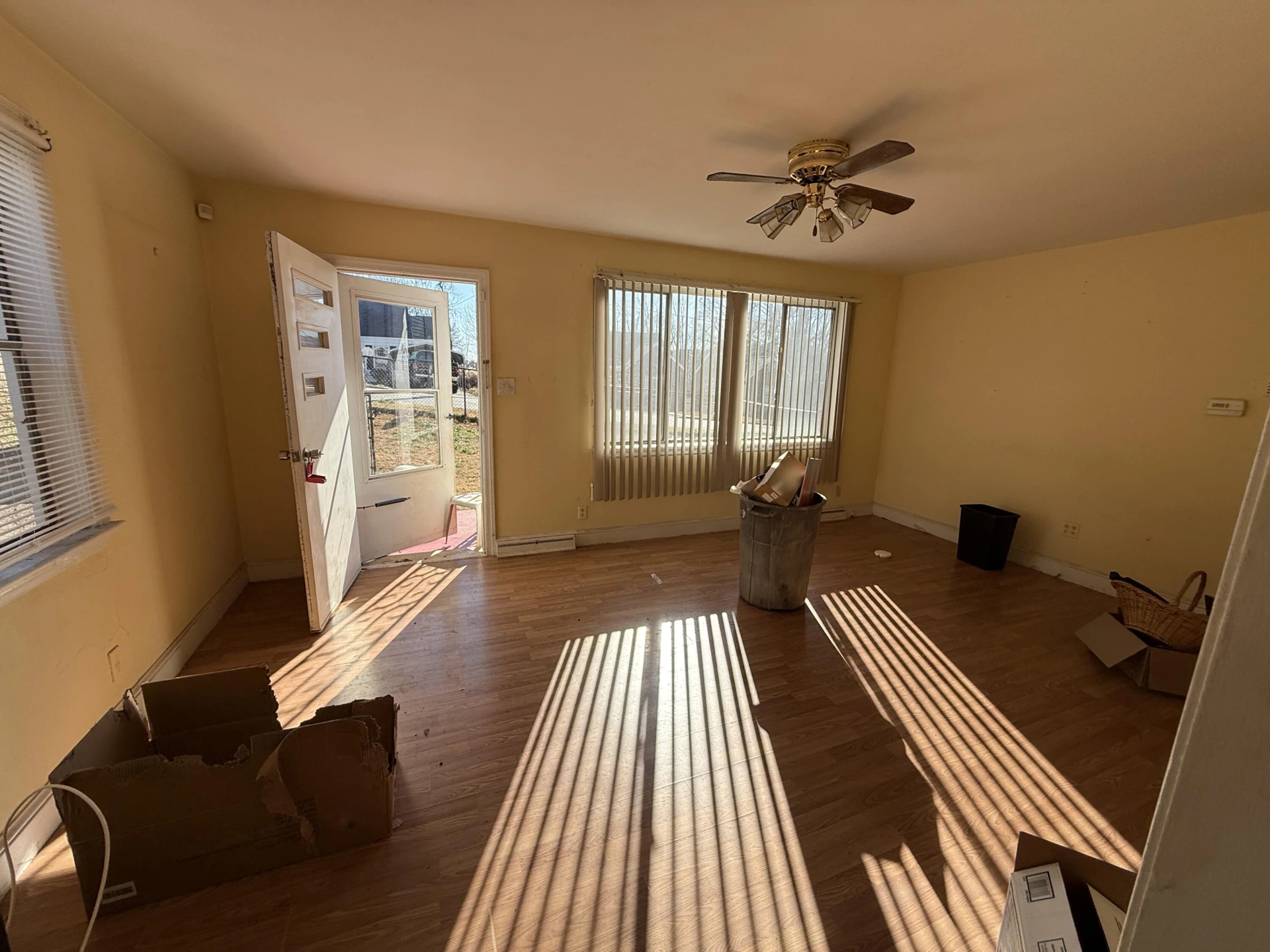 1412 Hillcrest AVE - Photo 2