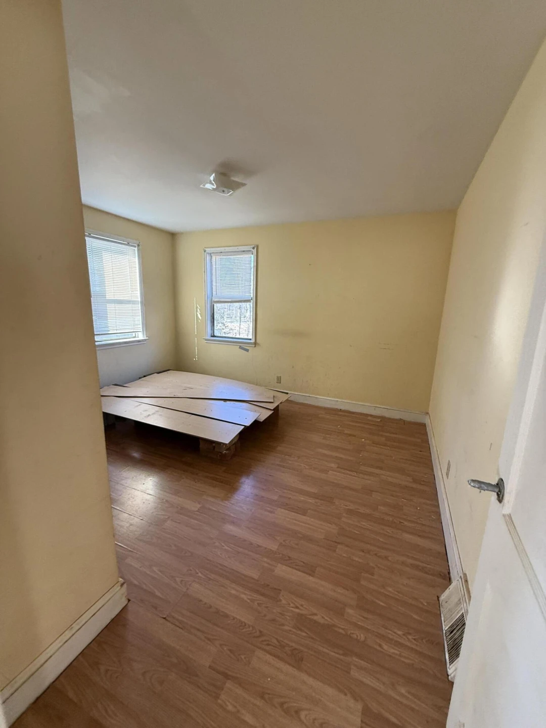 1412 Hillcrest AVE - Photo 8