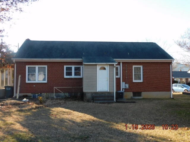 911 LOGAN ST S - Photo 5