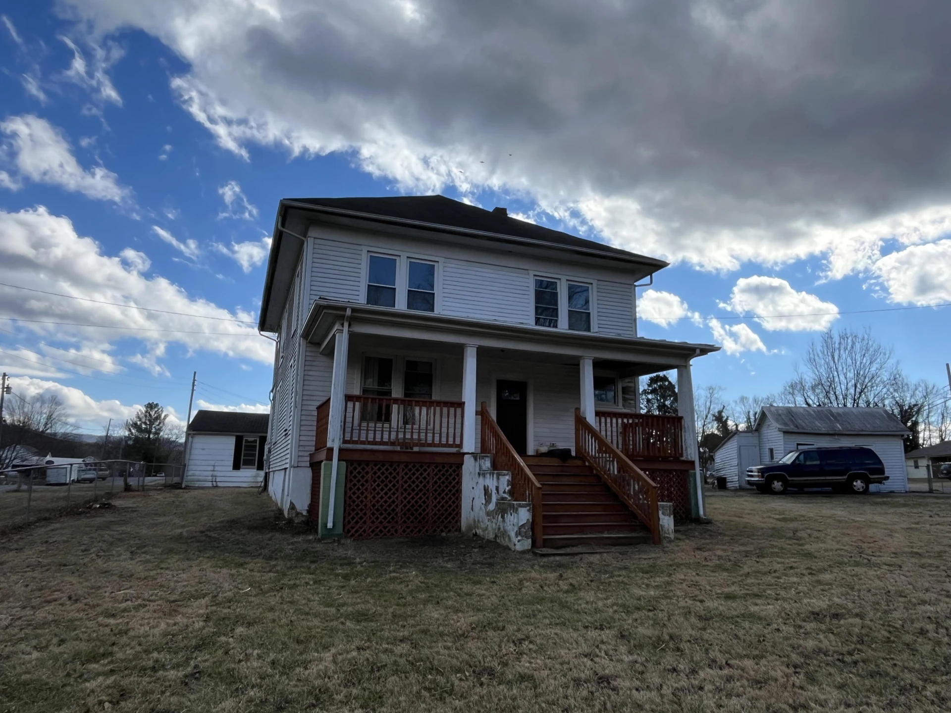 49 Holcombe AVE