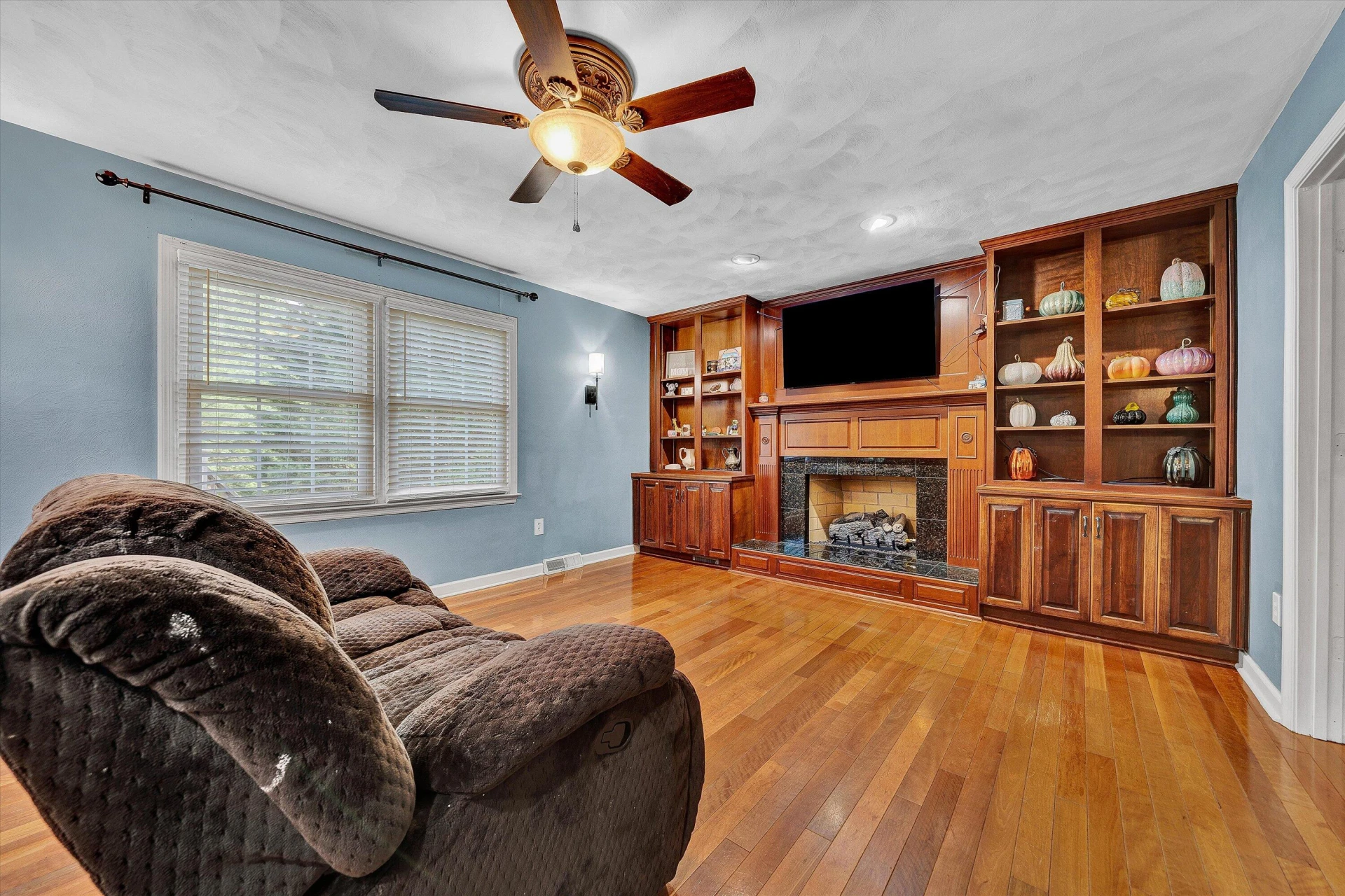 8286 Cardington DR - Photo 9